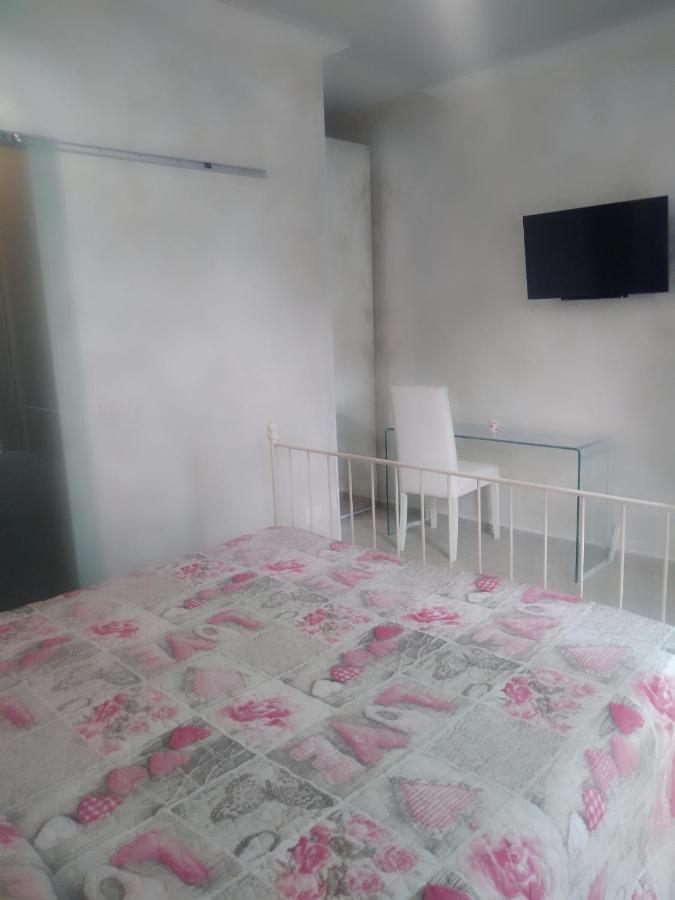 Rosilienza Suites Private Spa, Patio Garden Free Trasfer To & From Airport Fiumicino Exterior foto