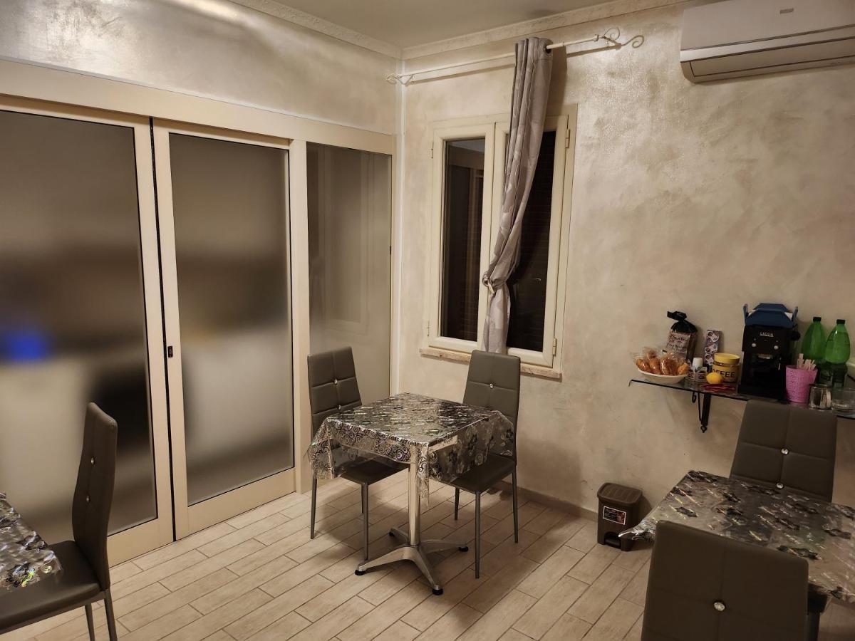 Rosilienza Suites Private Spa, Patio Garden Free Trasfer To & From Airport Fiumicino Exterior foto